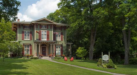 places to stay in cooperstown.